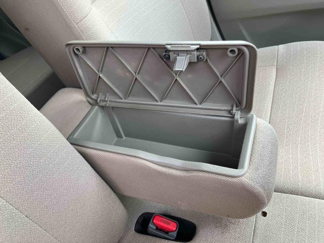 ムーヴ L SA CDラジオチューナー AUX接続 衝突被害軽減ブレーキ 横滑り防止装置 アイドリングストップ マニュアルレベリング機能付ハロゲンヘッドライト バニティーミラー付き左右サンバイザー チルトステアリング(50枚目)