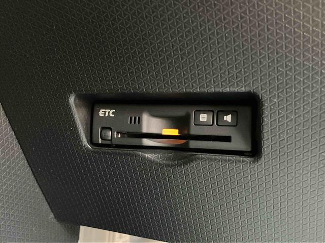 タント カスタムRSスタイルセレクション ターボ 9型ナビ/BT/TV/DISC/全周囲M/ステアスイッチ 前後ドラレコ ETC サイドガーニッシュ 両側パワスラ 15インチアルミ LEDヘッド&フォグ シートヒーター クルコン 衝突被害軽減(5枚目)