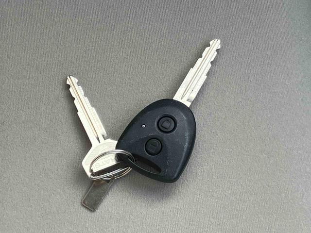 ムーヴ L ナビ/地デジ/DVD/BT/USB ドラレコ キーレスエントリー セキュリティーアラーム アイドリングストップ スモークガラス マニュアルエアコン 足踏み式パーキングブレーキ 横滑り防止装置 ABS(7枚目)