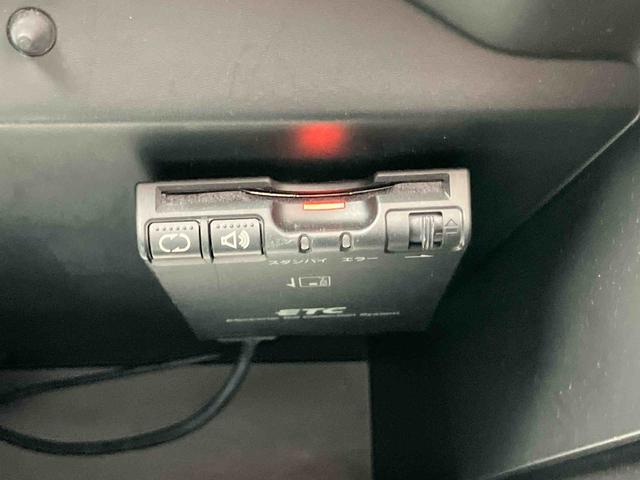 ノート X Vセレクション+セーフティ ナビ/TV/DVD/BT/USB 全周囲カメラ ETC セイフティーシールド 車線逸脱警報 横滑防止装置 ディスプレイ付き防眩ルームミラー 前後クリアランスセンサー アイドリングストップ スマートキー(7枚目)