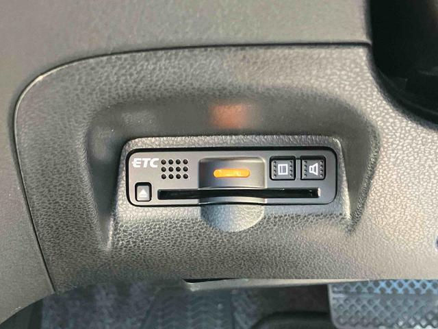 フィットハイブリッド XHセレクション ファインスタイル ハイブリッド ナビ/ワンセグTV/DVD/BT/USB バックカメラ ETC オートクルーズ HIDヘッドライト オートライト シートヒーター パドルシフト オートエアコン シートリフター キーフリー(4枚目)