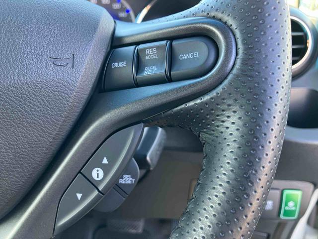 フィットハイブリッド XHセレクション ファインスタイル ハイブリッド ナビ/ワンセグTV/DVD/BT/USB バックカメラ ETC オートクルーズ HIDヘッドライト オートライト シートヒーター パドルシフト オートエアコン シートリフター キーフリー(5枚目)