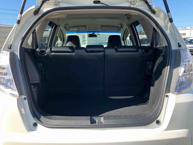 フィットハイブリッド XHセレクション ファインスタイル ハイブリッド ナビ/ワンセグTV/DVD/BT/USB バックカメラ ETC オートクルーズ HIDヘッドライト オートライト シートヒーター パドルシフト オートエアコン シートリフター キーフリー(10枚目)