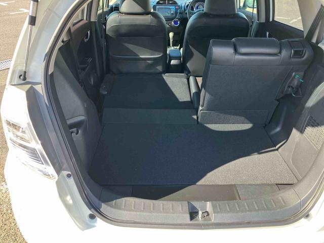 フィットハイブリッド XHセレクション ファインスタイル ハイブリッド ナビ/ワンセグTV/DVD/BT/USB バックカメラ ETC オートクルーズ HIDヘッドライト オートライト シートヒーター パドルシフト オートエアコン シートリフター キーフリー(11枚目)