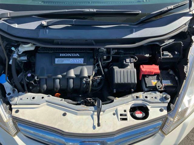 フィットハイブリッド XHセレクション ファインスタイル ハイブリッド ナビ/ワンセグTV/DVD/BT/USB バックカメラ ETC オートクルーズ HIDヘッドライト オートライト シートヒーター パドルシフト オートエアコン シートリフター キーフリー(15枚目)