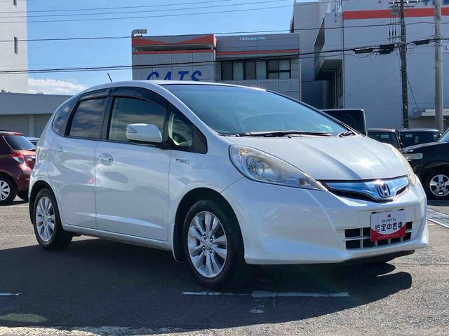 フィットハイブリッド XHセレクション ファインスタイル ハイブリッド ナビ/ワンセグTV/DVD/BT/USB バックカメラ ETC オートクルーズ HIDヘッドライト オートライト シートヒーター パドルシフト オートエアコン シートリフター キーフリー(17枚目)