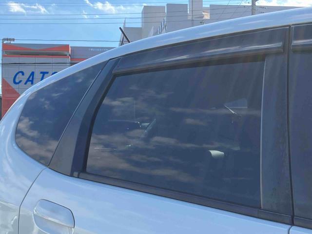 フィットハイブリッド XHセレクション ファインスタイル ハイブリッド ナビ/ワンセグTV/DVD/BT/USB バックカメラ ETC オートクルーズ HIDヘッドライト オートライト シートヒーター パドルシフト オートエアコン シートリフター キーフリー(18枚目)