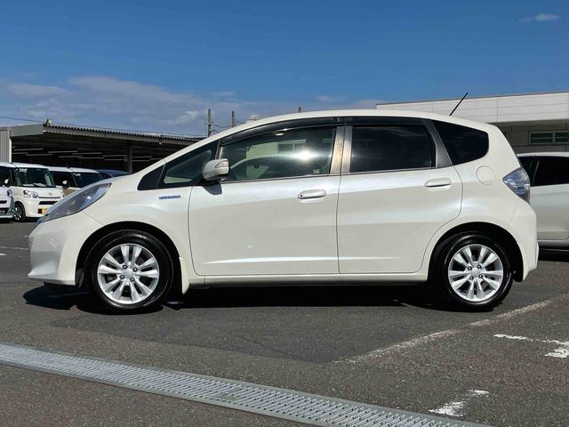 フィットハイブリッド XHセレクション ファインスタイル ハイブリッド ナビ/ワンセグTV/DVD/BT/USB バックカメラ ETC オートクルーズ HIDヘッドライト オートライト シートヒーター パドルシフト オートエアコン シートリフター キーフリー(31枚目)