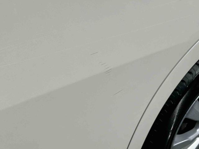 フィットハイブリッド XHセレクション ファインスタイル ハイブリッド ナビ/ワンセグTV/DVD/BT/USB バックカメラ ETC オートクルーズ HIDヘッドライト オートライト シートヒーター パドルシフト オートエアコン シートリフター キーフリー(33枚目)