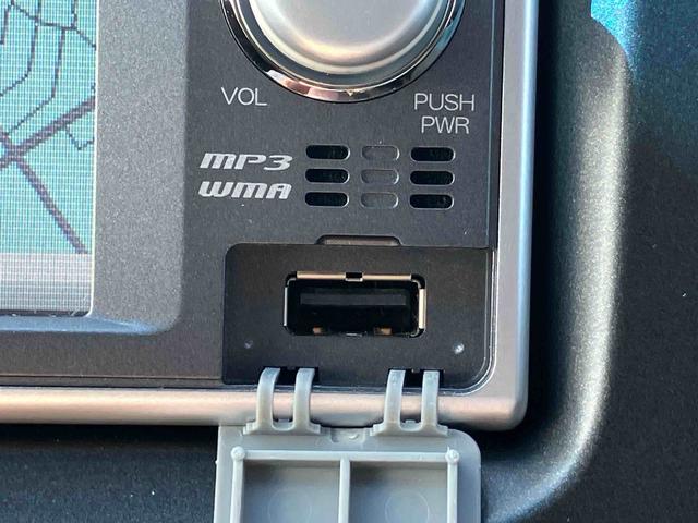 フィットハイブリッド XHセレクション ファインスタイル ハイブリッド ナビ/ワンセグTV/DVD/BT/USB バックカメラ ETC オートクルーズ HIDヘッドライト オートライト シートヒーター パドルシフト オートエアコン シートリフター キーフリー(37枚目)