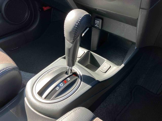 フィットハイブリッド XHセレクション ファインスタイル ハイブリッド ナビ/ワンセグTV/DVD/BT/USB バックカメラ ETC オートクルーズ HIDヘッドライト オートライト シートヒーター パドルシフト オートエアコン シートリフター キーフリー(40枚目)