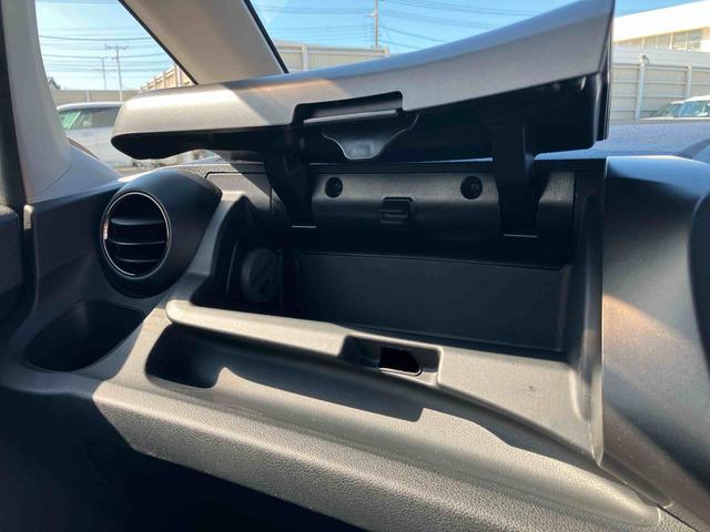 フィットハイブリッド XHセレクション ファインスタイル ハイブリッド ナビ/ワンセグTV/DVD/BT/USB バックカメラ ETC オートクルーズ HIDヘッドライト オートライト シートヒーター パドルシフト オートエアコン シートリフター キーフリー(54枚目)