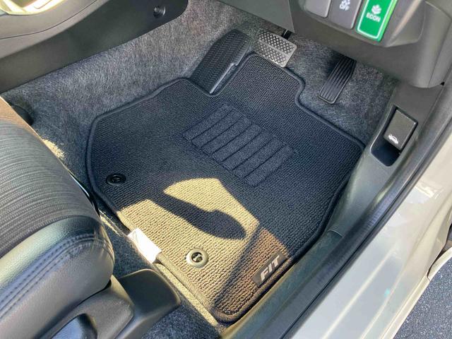 フィットハイブリッド XHセレクション ファインスタイル ハイブリッド ナビ/ワンセグTV/DVD/BT/USB バックカメラ ETC オートクルーズ HIDヘッドライト オートライト シートヒーター パドルシフト オートエアコン シートリフター キーフリー(59枚目)