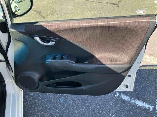 フィットハイブリッド XHセレクション ファインスタイル ハイブリッド ナビ/ワンセグTV/DVD/BT/USB バックカメラ ETC オートクルーズ HIDヘッドライト オートライト シートヒーター パドルシフト オートエアコン シートリフター キーフリー(60枚目)