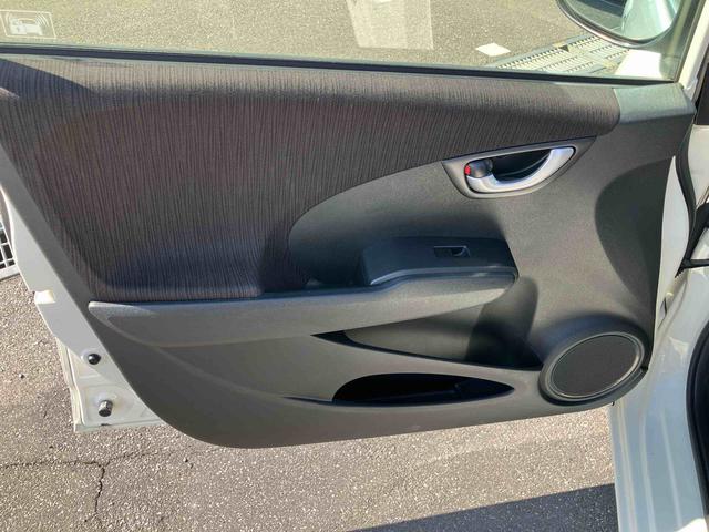 フィットハイブリッド XHセレクション ファインスタイル ハイブリッド ナビ/ワンセグTV/DVD/BT/USB バックカメラ ETC オートクルーズ HIDヘッドライト オートライト シートヒーター パドルシフト オートエアコン シートリフター キーフリー(64枚目)