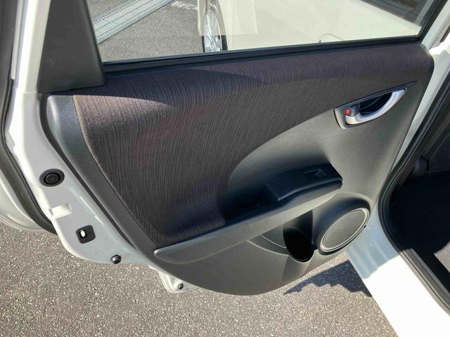 フィットハイブリッド XHセレクション ファインスタイル ハイブリッド ナビ/ワンセグTV/DVD/BT/USB バックカメラ ETC オートクルーズ HIDヘッドライト オートライト シートヒーター パドルシフト オートエアコン シートリフター キーフリー(65枚目)