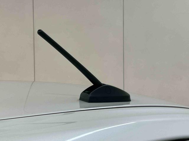 ムーヴキャンバス ストライプスGターボ 衝突回避支援システム 横滑り防止装置 アイドリングストップ アダプティブクルーズコントロール ホットカップホルダー 置きラクボックス 前席シートヒーター 助手席シートバックポケット+ショッピングフック(20枚目)