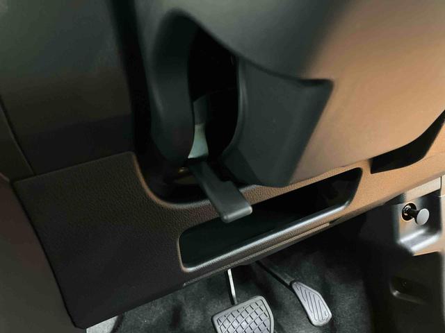 ムーヴキャンバス ストライプスGターボ 衝突回避支援システム 横滑り防止装置 アイドリングストップ アダプティブクルーズコントロール ホットカップホルダー 置きラクボックス 前席シートヒーター 助手席シートバックポケット+ショッピングフック(51枚目)