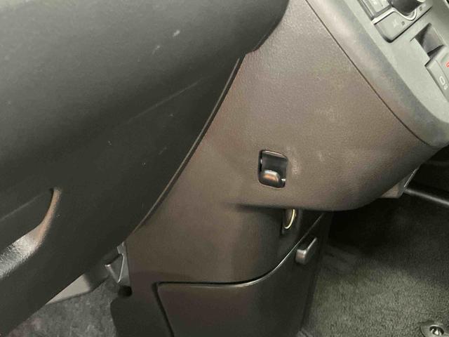 ムーヴキャンバス ストライプスGターボ 衝突回避支援システム 横滑り防止装置 アイドリングストップ アダプティブクルーズコントロール ホットカップホルダー 置きラクボックス 前席シートヒーター 助手席シートバックポケット+ショッピングフック(59枚目)