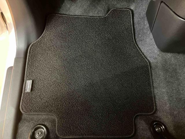 ムーヴキャンバス ストライプスGターボ 衝突回避支援システム 横滑り防止装置 アイドリングストップ アダプティブクルーズコントロール ホットカップホルダー 置きラクボックス 前席シートヒーター 助手席シートバックポケット+ショッピングフック(62枚目)