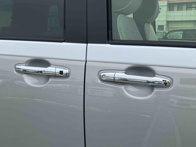 ムーヴキャンバス ストライプスＧターボ　ターボ　Ｂカメラ　全車速追従クルコン　ＬＥＤヘッドライト　オートライト　ＡＤＢ　ホッとカップホルダー　スマアシ　コーナーセンサー　シートヒーター　電動駐車ブレーキ　両側Ｐスラ　キーフリー　盗難防止警報（25枚目）