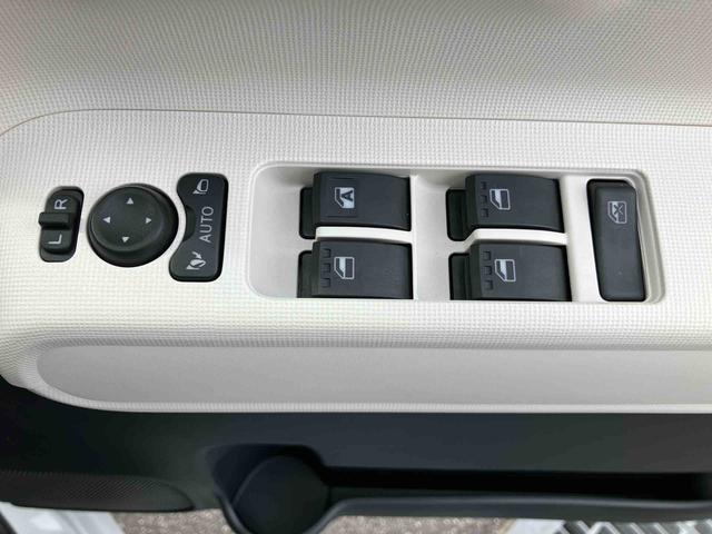 ムーヴキャンバス ストライプスＧターボ　ターボ　Ｂカメラ　全車速追従クルコン　ＬＥＤヘッドライト　オートライト　ＡＤＢ　ホッとカップホルダー　スマアシ　コーナーセンサー　シートヒーター　電動駐車ブレーキ　両側Ｐスラ　キーフリー　盗難防止警報（45枚目）