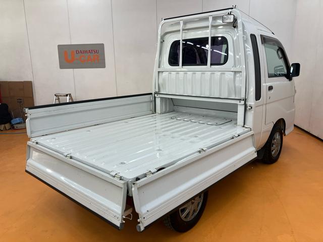 ハイゼットトラック ジャンボリミテッド 4WD バックカメラ連動フルセグナビ ETC ゲートプロテクター ガードフレームプロテクター 荷台作業灯 キーレスエントリー オーバーヘッドシェルフ 社外12インチアルミホイール パワーウインドウ(17枚目)