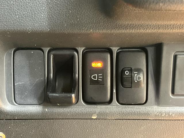 ハイゼットトラック ジャンボリミテッド 4WD バックカメラ連動フルセグナビ ETC ゲートプロテクター ガードフレームプロテクター 荷台作業灯 キーレスエントリー オーバーヘッドシェルフ 社外12インチアルミホイール パワーウインドウ(19枚目)