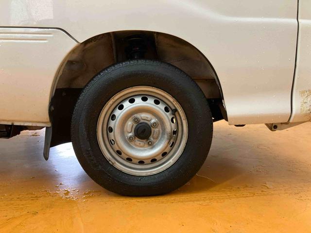 ハイゼットトラック エアコン・パワステ スペシャル 荷台ゴムマット ゲートプロテクター テールゲートチェーン スピーカー一体型FM.AMラジオチューナー マニュアルレベリング機能付ハロゲンヘッドライト 灰皿+シガーライター ショッピングフック(24枚目)