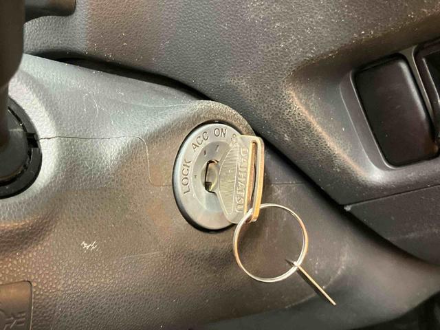 ハイゼットトラック エアコン・パワステ スペシャル 荷台ゴムマット ゲートプロテクター テールゲートチェーン スピーカー一体型FM.AMラジオチューナー マニュアルレベリング機能付ハロゲンヘッドライト 灰皿+シガーライター ショッピングフック(41枚目)