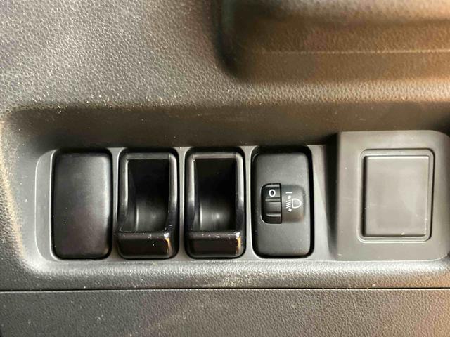 ハイゼットトラック エアコン・パワステ スペシャル 荷台ゴムマット ゲートプロテクター テールゲートチェーン スピーカー一体型FM.AMラジオチューナー マニュアルレベリング機能付ハロゲンヘッドライト 灰皿+シガーライター ショッピングフック(42枚目)