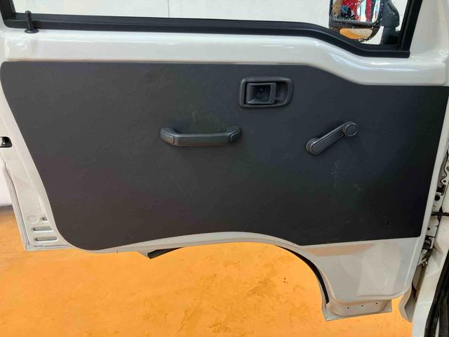 ハイゼットトラック エアコン・パワステ スペシャル 荷台ゴムマット ゲートプロテクター テールゲートチェーン スピーカー一体型FM.AMラジオチューナー マニュアルレベリング機能付ハロゲンヘッドライト 灰皿+シガーライター ショッピングフック(52枚目)