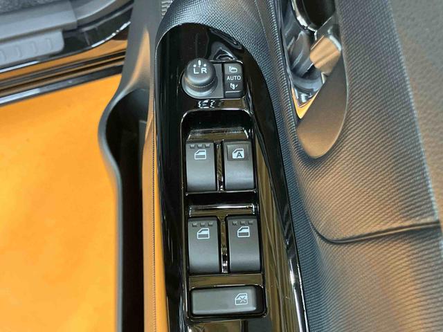 ムーヴキャンバス Xリミテッドメイクアップ SAII バックカメラ連動フルセグナビ USB接続 ウーファー ETC 置きラクボックス オートライト 衝突被害軽減ブレーキ 横滑り防止装置 マニュアルレベリング機能付ハロゲンヘッドライト(57枚目)