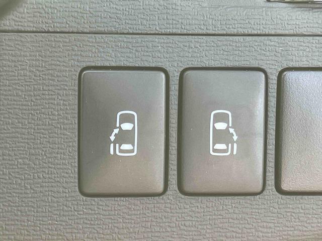 アイシス プラタナ　Ｖセレクションホワイトインテリアパッケージ　ナビ／ＴＶ／ＤＶＤ／ＢＴ　ＥＴＣ　両側電動スライドドア　オートエアコン　アルミホイール　プラズマクラスター　フロントバンパー電動ポール　足踏み式駐車ブレーキ　ステアリングリモコン　キーフリーシステム（3枚目）