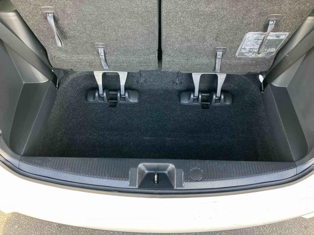 アイシス プラタナ　Ｖセレクションホワイトインテリアパッケージ　ナビ／ＴＶ／ＤＶＤ／ＢＴ　ＥＴＣ　両側電動スライドドア　オートエアコン　アルミホイール　プラズマクラスター　フロントバンパー電動ポール　足踏み式駐車ブレーキ　ステアリングリモコン　キーフリーシステム（12枚目）