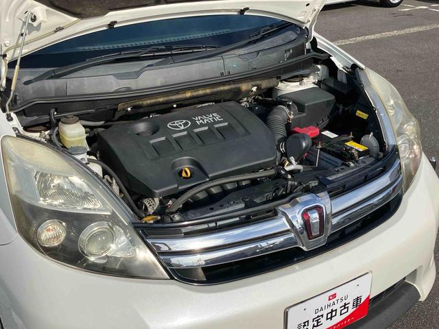アイシス プラタナ　Ｖセレクションホワイトインテリアパッケージ　ナビ／ＴＶ／ＤＶＤ／ＢＴ　ＥＴＣ　両側電動スライドドア　オートエアコン　アルミホイール　プラズマクラスター　フロントバンパー電動ポール　足踏み式駐車ブレーキ　ステアリングリモコン　キーフリーシステム（16枚目）