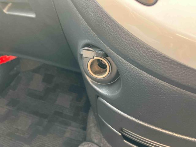 アイシス プラタナ　Ｖセレクションホワイトインテリアパッケージ　ナビ／ＴＶ／ＤＶＤ／ＢＴ　ＥＴＣ　両側電動スライドドア　オートエアコン　アルミホイール　プラズマクラスター　フロントバンパー電動ポール　足踏み式駐車ブレーキ　ステアリングリモコン　キーフリーシステム（48枚目）