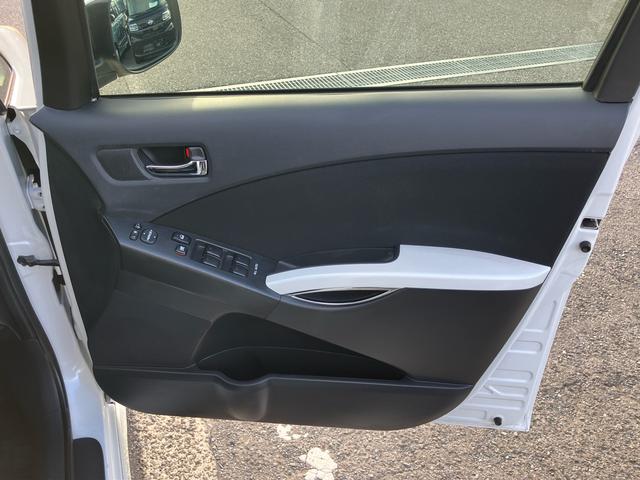 アイシス プラタナ　Ｖセレクションホワイトインテリアパッケージ　ナビ／ＴＶ／ＤＶＤ／ＢＴ　ＥＴＣ　両側電動スライドドア　オートエアコン　アルミホイール　プラズマクラスター　フロントバンパー電動ポール　足踏み式駐車ブレーキ　ステアリングリモコン　キーフリーシステム（58枚目）