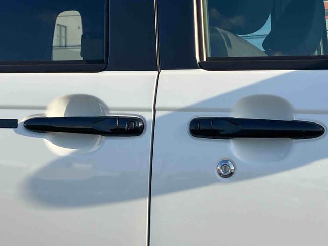 ムーヴキャンバス ＧブラックアクセントＶＳ　ＳＡＩＩＩ　ナビ／ＴＶ／ＤＶＤ／ＢＴ／ＵＳＢ　全周囲カメラ　前後ドラレコ　ＬＥＤヘッドライト　オートライト　オートハイビーム　運転席シートヒーター　キーフリーシステム　盗難防止アラーム　両側Ｐスライド　革巻ステア（24枚目）