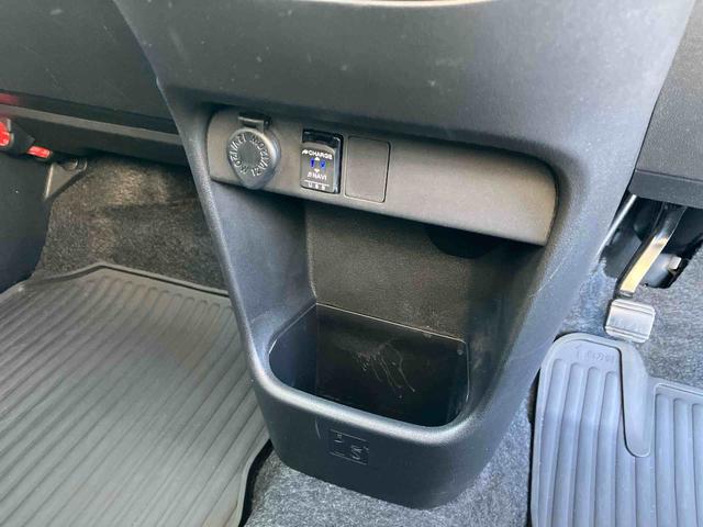 ムーヴキャンバス ＧブラックアクセントＶＳ　ＳＡＩＩＩ　ナビ／ＴＶ／ＤＶＤ／ＢＴ／ＵＳＢ　全周囲カメラ　前後ドラレコ　ＬＥＤヘッドライト　オートライト　オートハイビーム　運転席シートヒーター　キーフリーシステム　盗難防止アラーム　両側Ｐスライド　革巻ステア（41枚目）