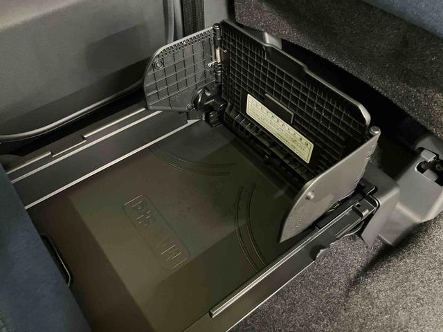 ムーヴキャンバス セオリーＧ　衝突回避支援システム　横滑り防止装置　アイドリングストップ　置きラクボックス　ホットカップホルダー　前席シートヒーター　前後コーナーセンサー　ホールド機能付き電動パーキングブレーキ（29枚目）