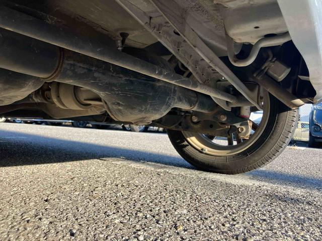 ムーヴ フロントシートリフト L SA 4WD 衝突被害軽減ブレーキ 横滑り防止装置 アイドリングストップ マニュアルレベリング機能付ハロゲンヘッドライト CDラジオチューナー AUX接続 ETC チルトステアリング 運転席シートリフター(73枚目)