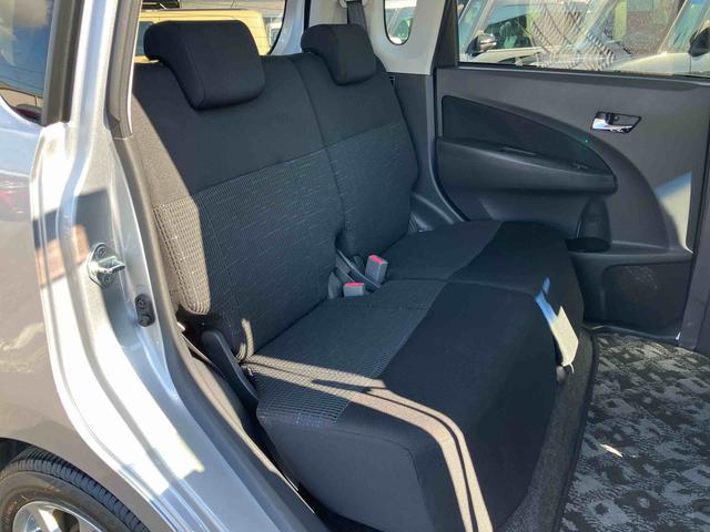 ムーヴ カスタム　Ｘ　ＳＡ　衝突被害軽減ブレーキ　ＥＴＣ　トップシェイドガラス　ＬＥＤヘッドライト　オートライト　キーフリーシステム　盗難防止アラーム　アイドリングストップ　足踏み式駐車ブレーキ　オートエアコン　アルミホイール（14枚目）