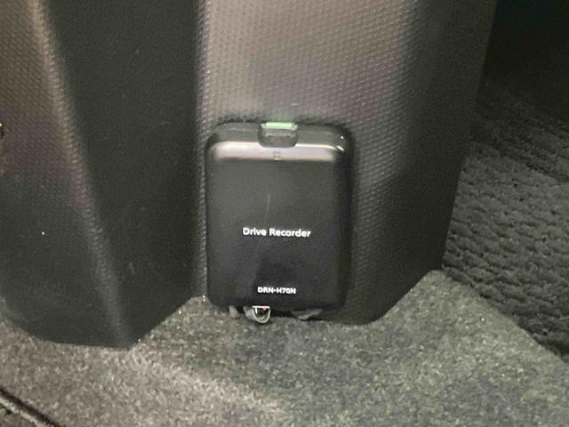 タント カスタムＸセレクション　バックカメラ連動９インチフルセグナビ　ＵＳＢ接続　ブルートゥース対応　フロント．リヤドライブレコーダー連動　ＴＶナビキット　ビルトインＥＴＣ　運転席ロングスライドシート　前席シートヒーター（11枚目）