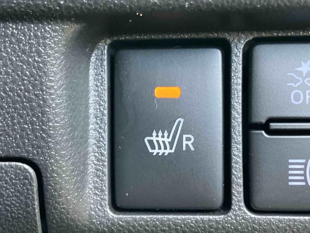 ムーヴ カスタム　ＸリミテッドＩＩ　ＳＡＩＩＩ　スマアシ　全周囲カメラ　ＬＥＤヘッドライト　オートライト　オートハイビーム　トップシェイドガラス　運転席シートヒーター　キーフリー　盗難防止アラーム　アルミホイール　ＤＶＤ・ＵＳＢチューナー　ステリモ（7枚目）