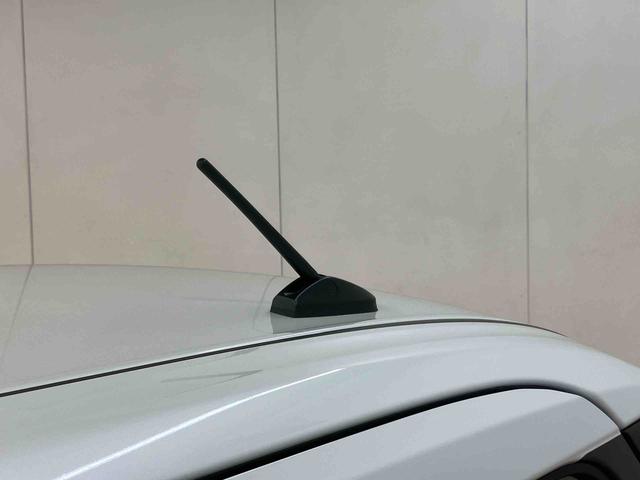 ムーヴキャンバス ストライプスＧターボ　衝突回避支援システム　横滑り防止装置　アダプティブクルーズコントロール　置きラクボックス　ホットカップホルダー　前席シートヒーター　ホールド機能付き電動パーキングブレーキ　両側電動スライドドア（20枚目）