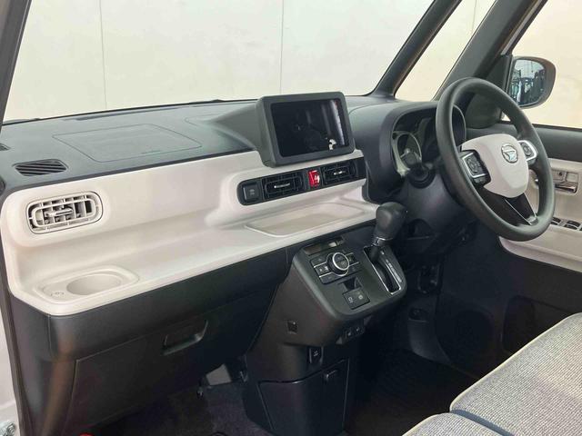 ムーヴキャンバス ストライプスＧターボ　衝突回避支援システム　横滑り防止装置　アダプティブクルーズコントロール　置きラクボックス　ホットカップホルダー　前席シートヒーター　ホールド機能付き電動パーキングブレーキ　両側電動スライドドア（21枚目）