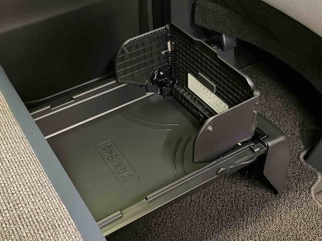 ムーヴキャンバス ストライプスＧターボ　衝突回避支援システム　横滑り防止装置　アダプティブクルーズコントロール　置きラクボックス　ホットカップホルダー　前席シートヒーター　ホールド機能付き電動パーキングブレーキ　両側電動スライドドア（28枚目）