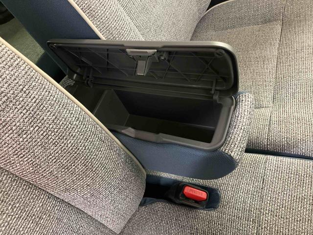 ムーヴキャンバス ストライプスＧターボ　衝突回避支援システム　横滑り防止装置　アダプティブクルーズコントロール　置きラクボックス　ホットカップホルダー　前席シートヒーター　ホールド機能付き電動パーキングブレーキ　両側電動スライドドア（50枚目）