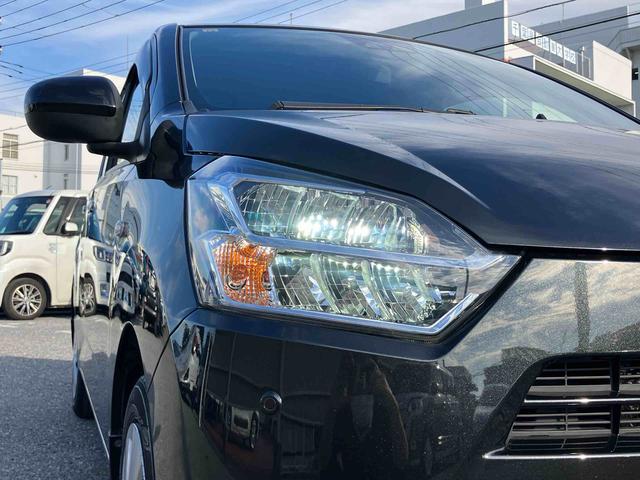 ミライース X SAIII LEDヘッドライト 電動格納ドアミラー プライバシーガラス リヤシートヘッドレスト オートライト キーレスエントリー セキュリティアラーム 横滑り防止装置 コーナーセンサー 衝突被害軽減ブレーキ(3枚目)